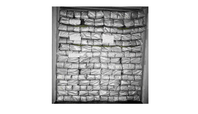 Bales packing loaded │ DESCRIPTION │ Weight : 100gr/m2 (±5%) Bales packing loaded in the container │...