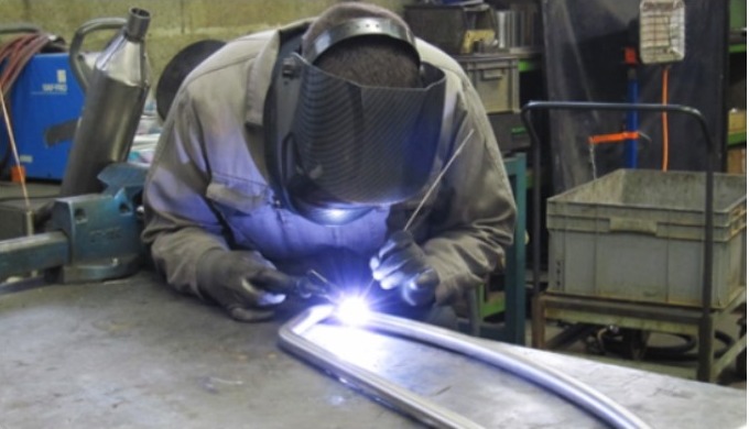 Nous sommes également compétents pour vos travaux de Soudure. Notre équipe qualifiée avec la norme E...