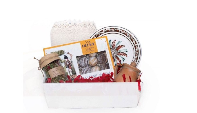 Cu drag, pentru tine! Ofera in dar un pachet original, ca pentru picnic, care se potriveste perfect ...