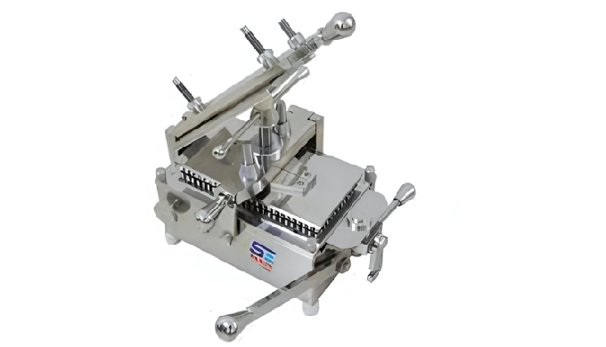 Buy Manual Capsule Filling Machine from Anant Pharmacs, the best manufacturer and exporter of indust...
