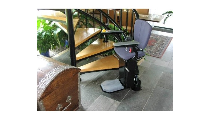 Stolelift - trappe med sving Denne stolelift giver brugeren total frihed på trappen og forbedrer mob...