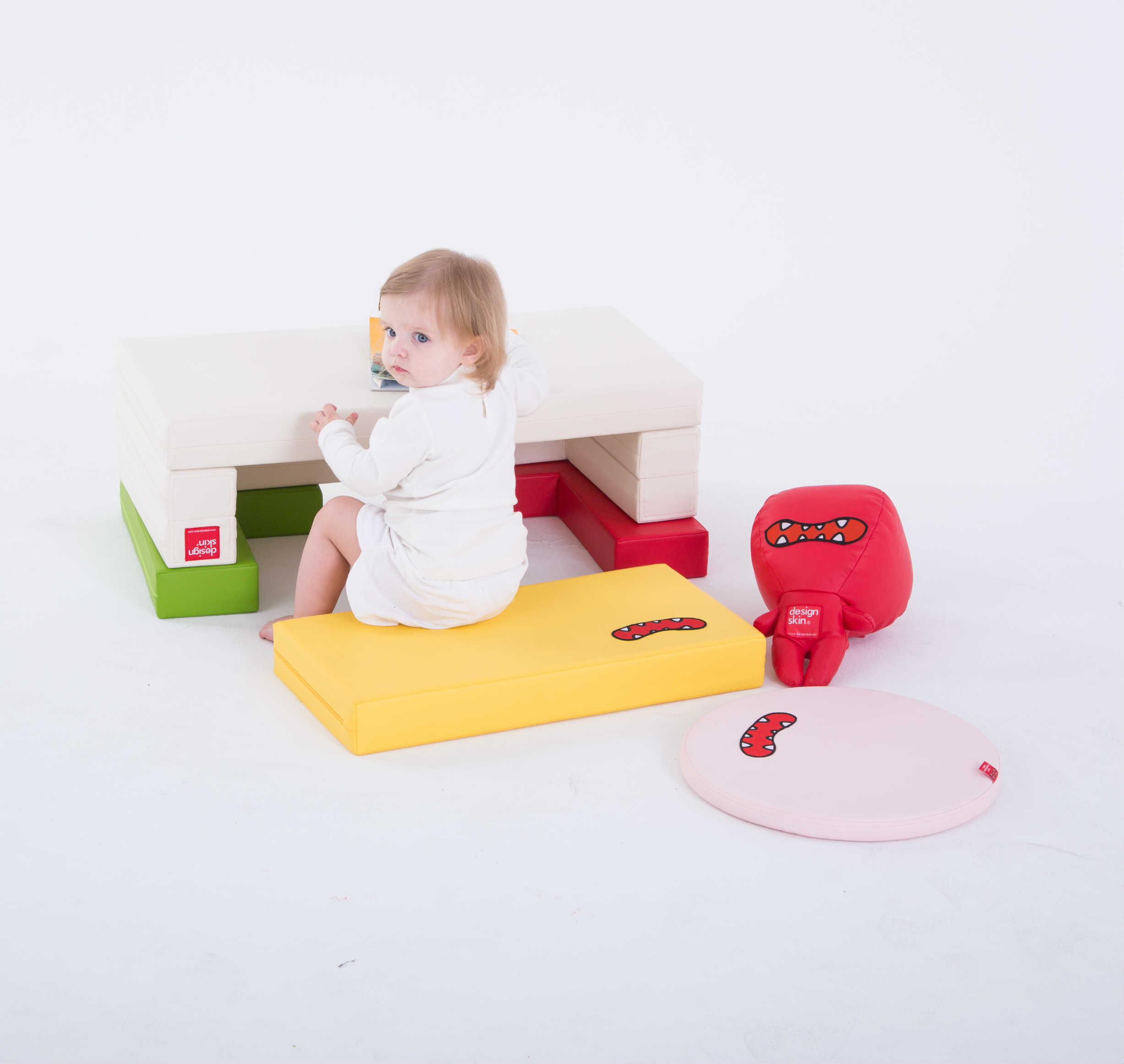 Our 4-layer Block Sofa Series are patented products. The Mini Tetris Sofa consists 3 sofa blocks and...