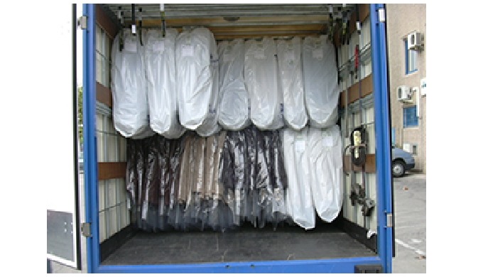 TRANSPORT OF HANGING GARMENTS