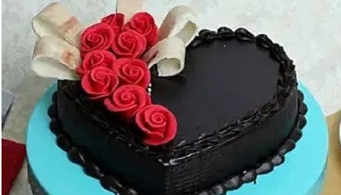 Anniversary Cake Delivery In Guwahati. Petalscart brings you the most favorable cakes and gift shops...