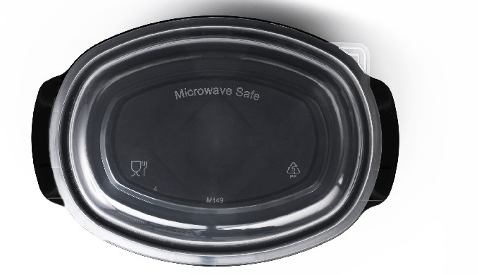 These disposable black plastic food containers are perfect for restaurants, eateries, and cafes that...