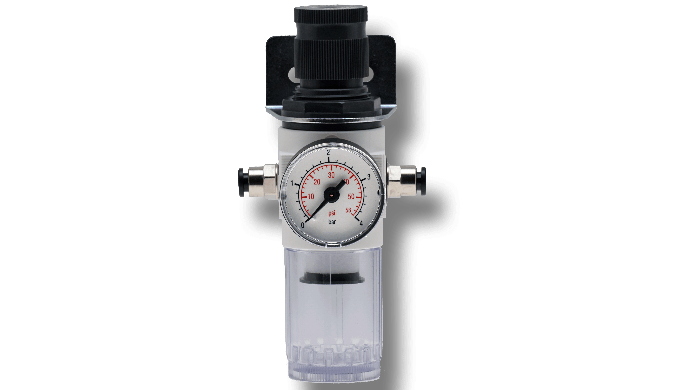 Druckregler mit Haltewinkel und Manometer