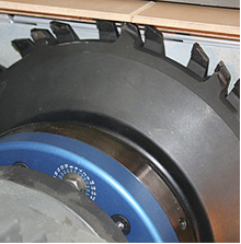 HYDRO-GRIP is self-centered and clamped in just a few seconds. Choose between two different methods ...
