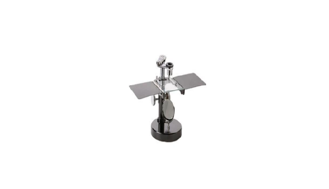 Specification:- Body:- Round cast iron stable base with hard instrumental chromium finish Stage:- La...