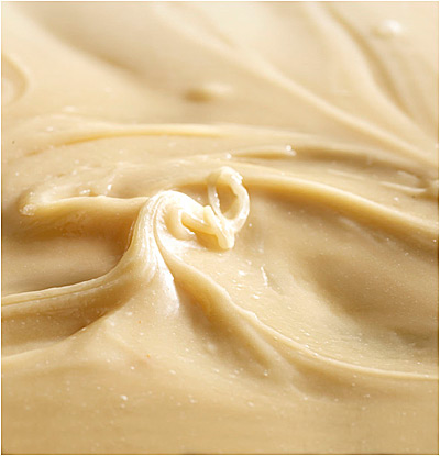 Topkwaliteit vloeibare nougat. Op basis van fijngemalen amandelnougat. Maak zelf nougat-ijs, een pra...