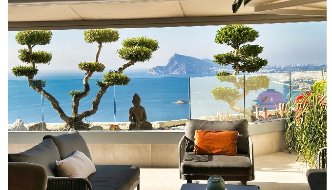Ubicado en la urbanización de élite de Altea Hills en la Costa Blanca, este opulento apartamento se ...