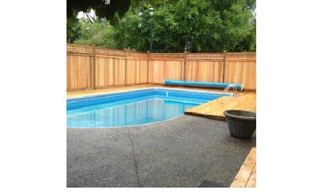 Fence builder North Vancouver Fence contractor West Vancouver Custom cedar fencing North Vancouver B...