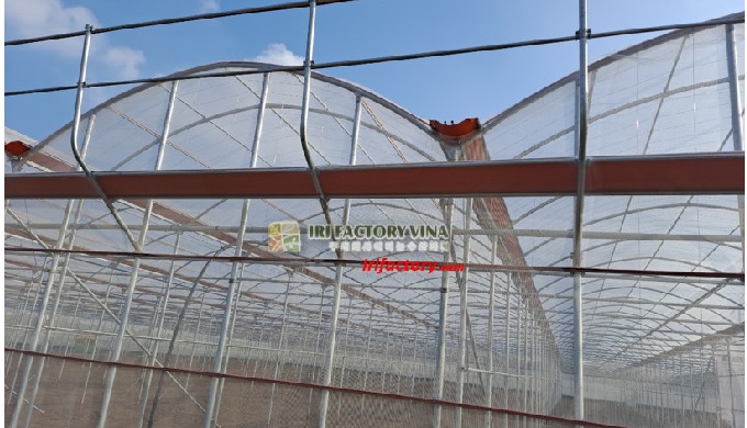 Lưới chắn gió Nhà Xanh gồm 2 loại: Bảo vệ bên và bên trên. Side Net được dệt dày dặn, không co giãn,...