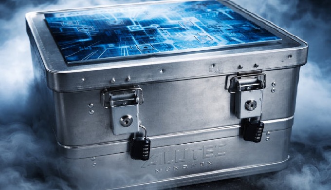 Eine mysteriöse Box, viele Rätsel und eine tickende Uhr – ein Wettlauf gegen die Zeit beginnt! Ein a...