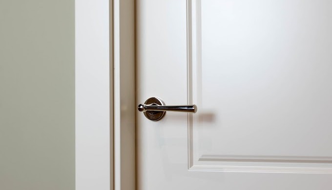 Sancás ofrece un servicio integral de diseño, fabricación e instalación de puertas de madera, con má...