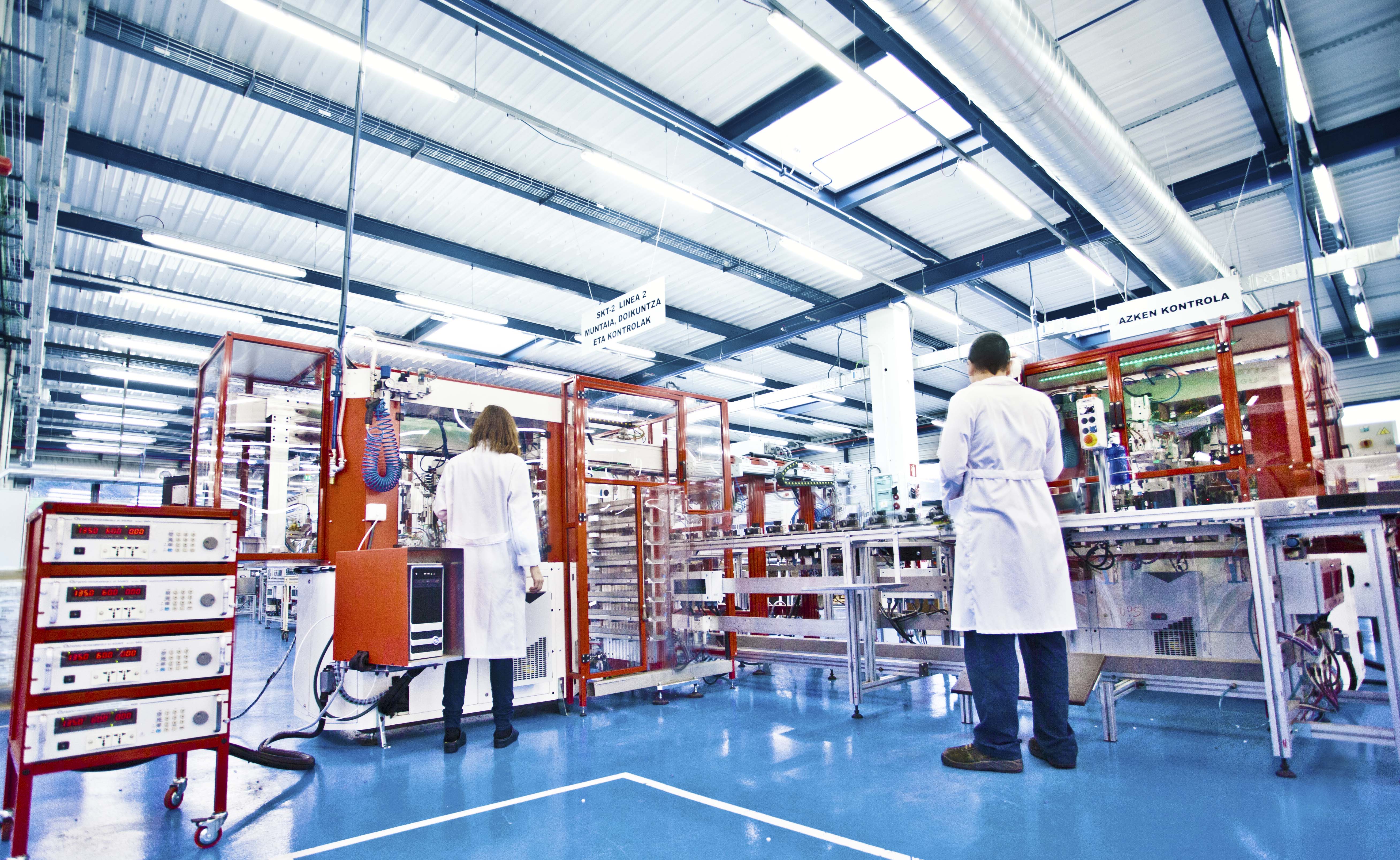 Corporacion MONDRAGON Integra una gran variedad de actividades e incluye productos y servicios en se...
