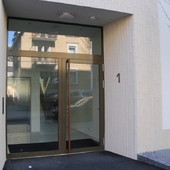 Wir erstellen Türen aus Stahl, Aluminium oder Chromstahl, je nach Anwendungszweck. Ob Hauseingang, N...