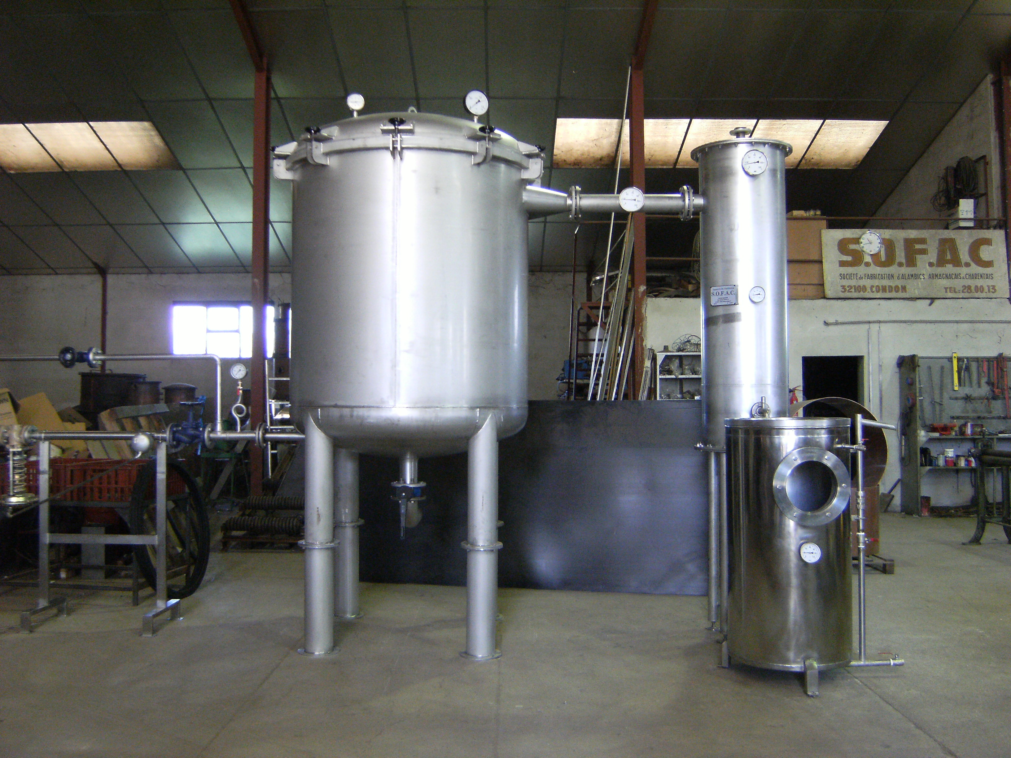 Alambic pour la production d'huiles essentielles