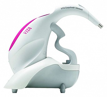 VITA Easyshade Advance permite determinarea exacta a culorii dintilor naturali si a unei game largi ...
