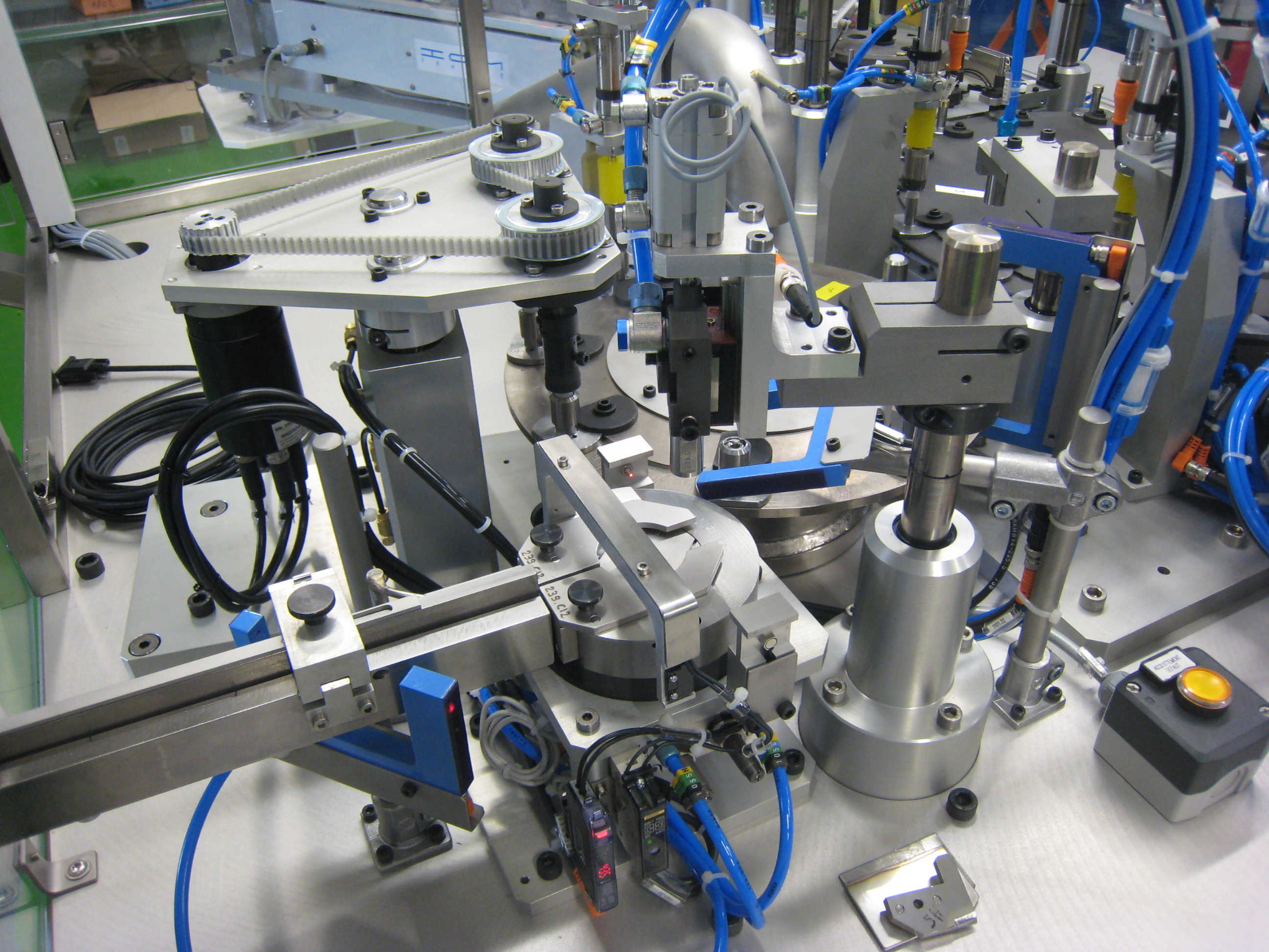 En dehors de nouveaux développement de machines spéciales, nous proposons également l'optimisation d...