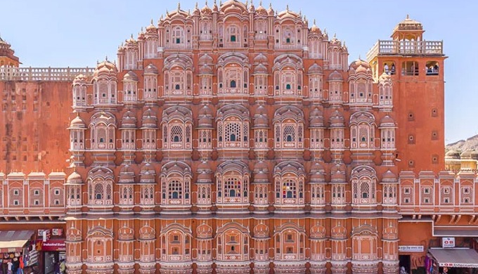 Jaipur Sightseeing Taxi Tour takes you on a ride to visit the most famous and beautiful monuments, l...