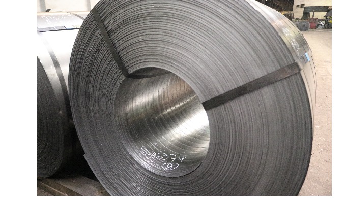Produits plats laminés à froid en acier doux, dans un processus de décapage écrouissage-recuit base ...
