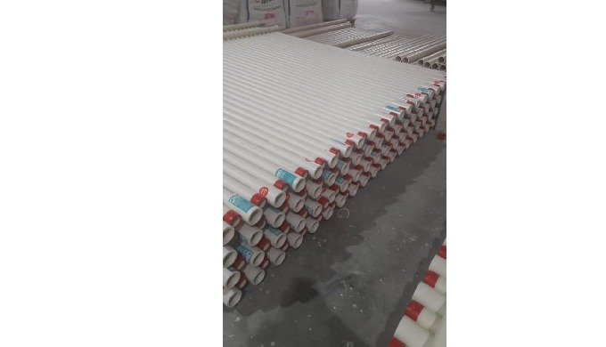 Le tubing U-PVC colonne montante de 370 mètres, résistant jusqu'à 37 bars, est une solution robuste ...