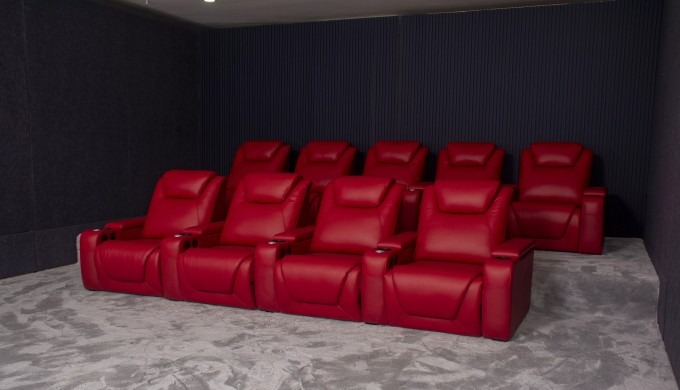 Key Features 1.Premium Leather Upholstery:Crafted from high-quality, durable leather that offers bot...