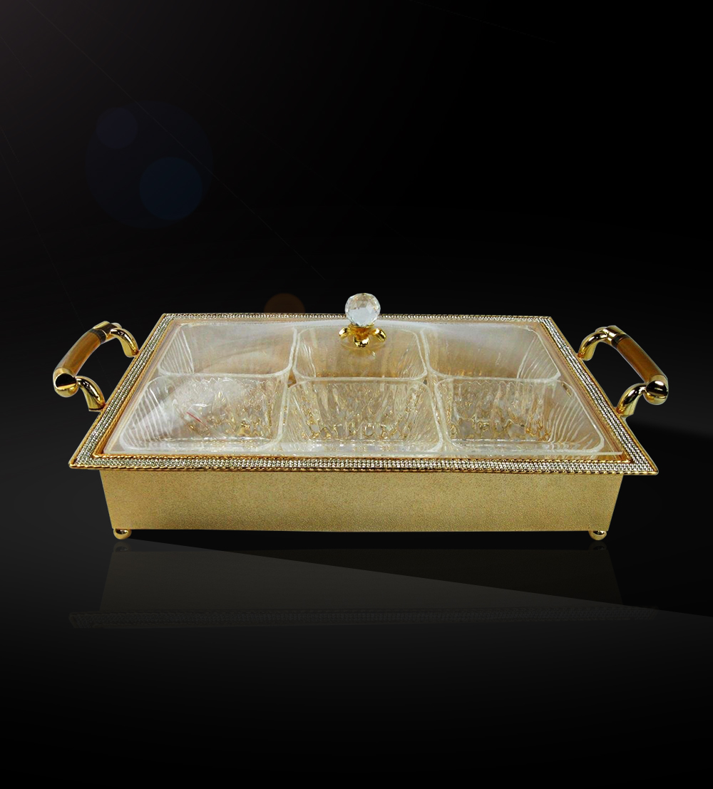 An elegant piece for your centre table available only at our store.The gorgeous looking golden plate...