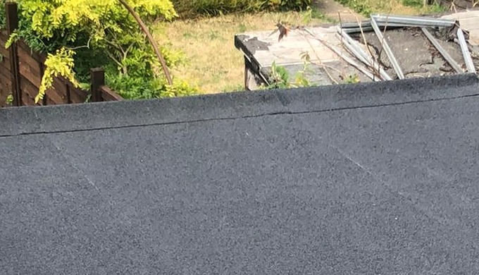 Specialist solutions for roof repairs, flat roofs, EPDM rubber roofs.