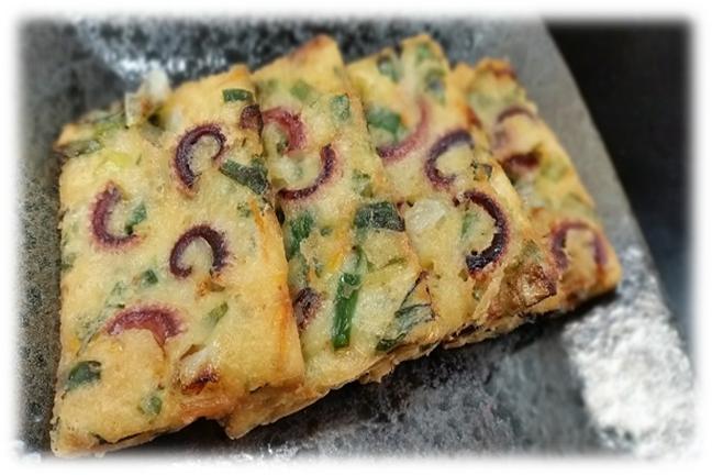 There is food called Jijimgae similar to Japanese Okonomiyaki in Korea. This is the comfort food of ...