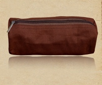 Bags made of 100% GOTS certified Organic Canvas fabric.Cosmetic Pouch with top Zipper.Available in v...