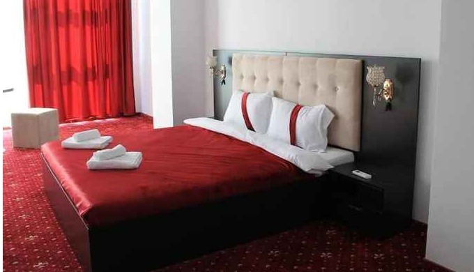 Va oferim 39 de locuri de cazare, in camere single, duble, triplă și matrimoniale. Oferim servicii c...