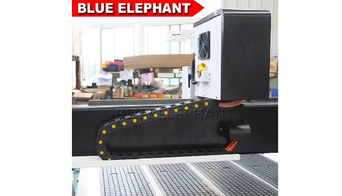 Router de madeira do cnc do tamanho padr&atilde;o europeu da qualidade com elevada preciso