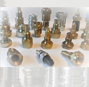 Usinage corps de capteur, insert taraudé, décolletage entretoise