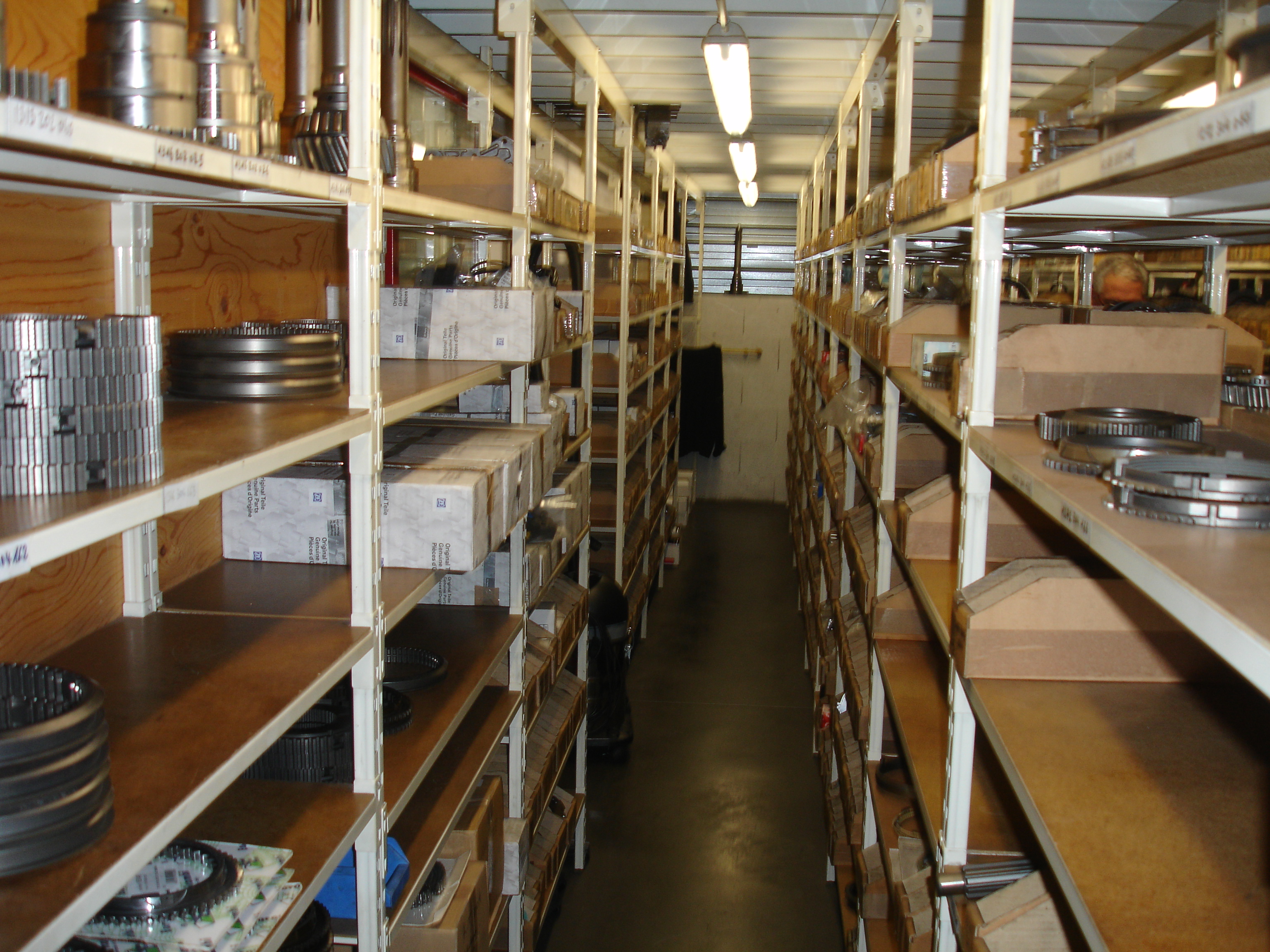 STOCK IMPORTANT DE PIECES DETACHEES (ZF, ALLISON, MERCEDES, RENAULT) POUR NOUS PERMETTRE DE VOUS DEP...