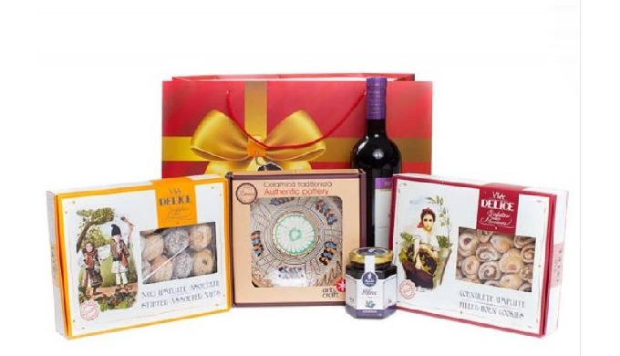 Pachetul contine o serie de produse traditionale romanesti de la nuci umplu...