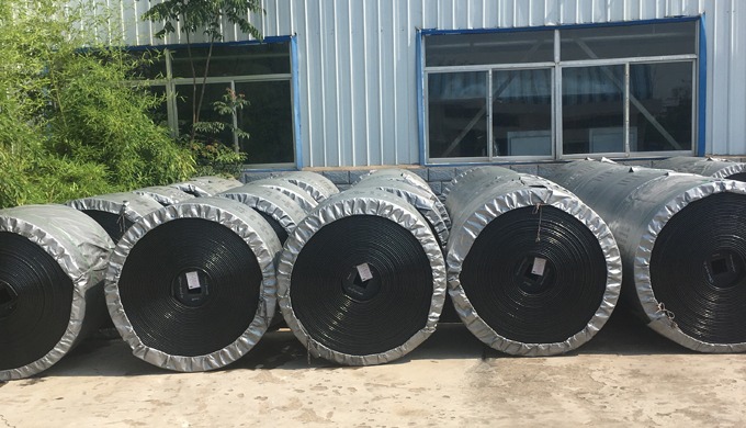 Features: The polyester conveyor belt is also called EP conveying belt. Its framework material is th...