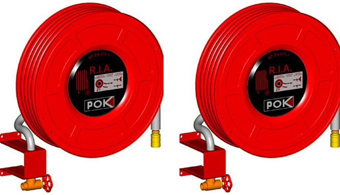 Robinet d'Incendie Armé axial et pivotant avec: - Robinet diffuseur entrée à douille annelée non dém...