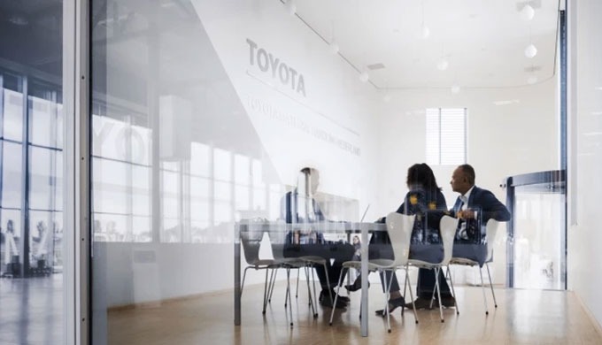 Toyota Material Handling Commercial Finance fornisce soluzioni finanziarie semplici e flessibili in ...