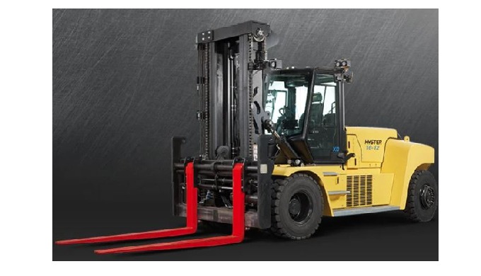 Chariot élévateur pour applications ardues sur pneus gonflables J10-18XD