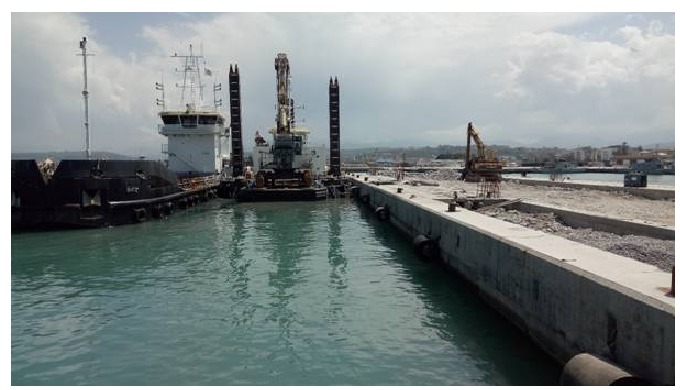 Travaux de confortement et remise en état des quais existants et moles de la base navale principale ...