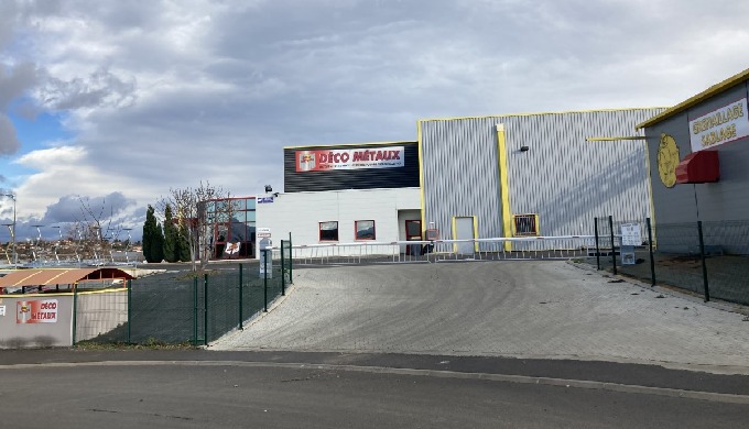 Décapage, traitement rouille passivation,1er couche primaire zinc à 180° et finitions therrmolaquage...