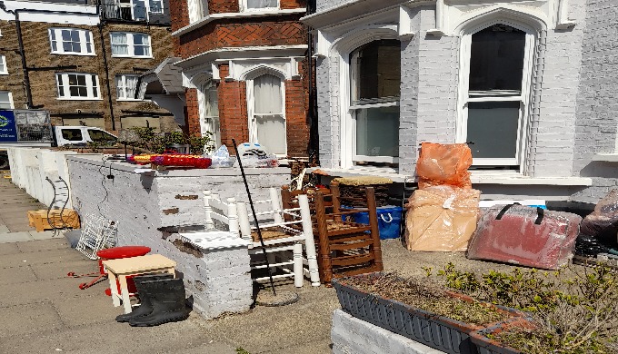 We offer an eco-friendly, convenient and affordable rubbish removal and waste collection service. Wh...