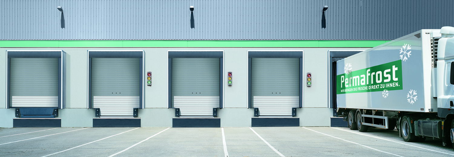 Avec le système DOBO, le camion accoste portes fermées ce qui évite au chauffeur d’avoir à descendre...