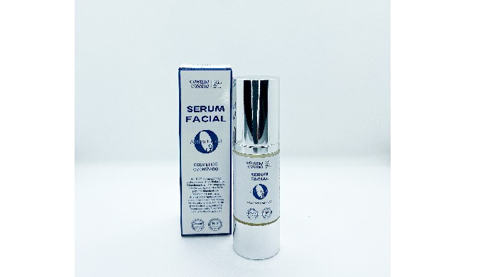 El SERUM Cosmozono es un gel concentrado muy suave y de aspecto geloso que contiene complejos activo...