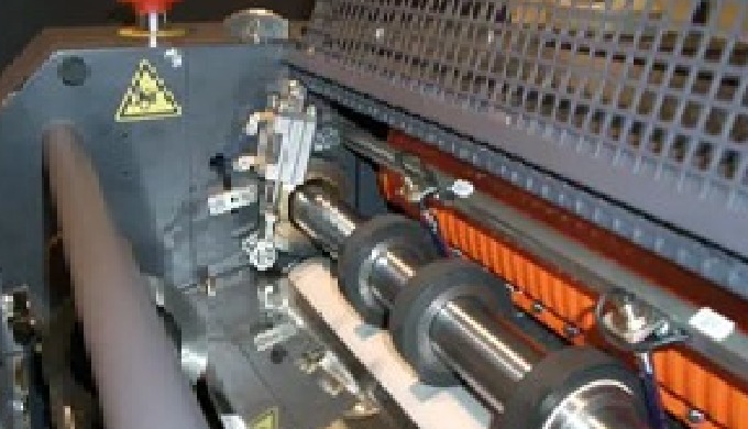 MAQUINARIA DE CORTE DE PAPEL PARA IMPRENTA”STARCUT 520 ”