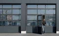 L'avantage de la porte APU F42 est la combinaison de plusieurs matériaux. Le panneau bas à double pa...