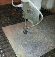 Leikkausala 1500x3100mm Suuttimen ja pöydän välinen korkeus 150mm Leikkauspaine 3600bar