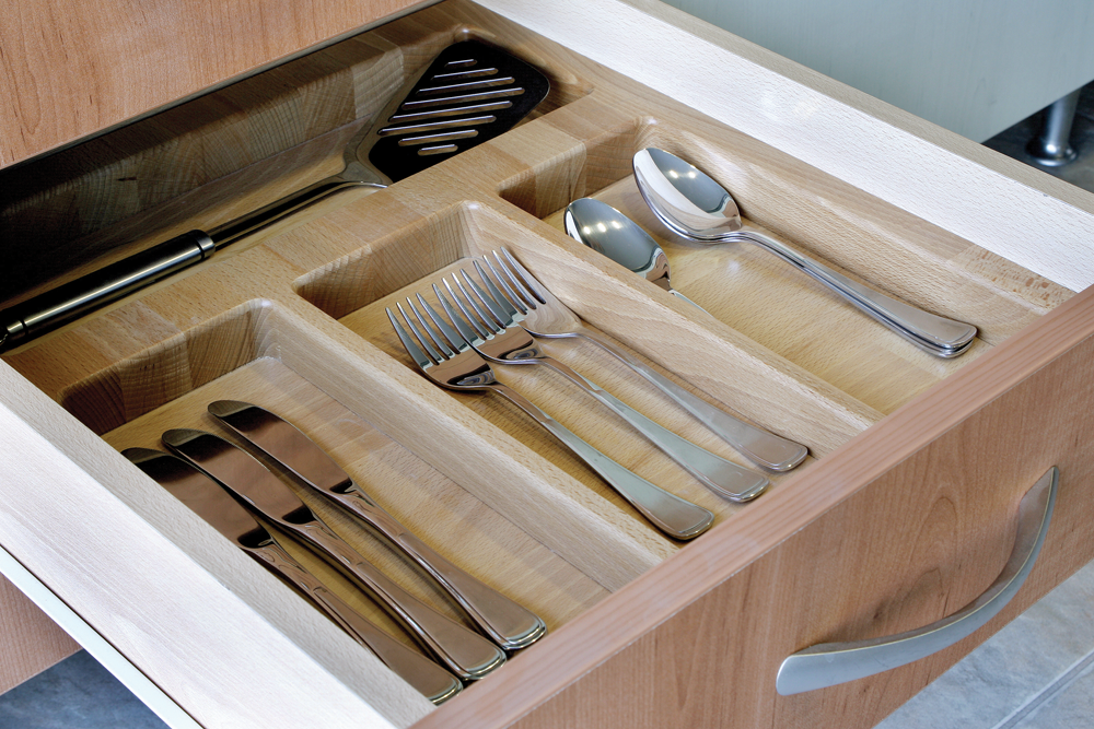 Los accesorios de cocina están comprendidos por Talladores, Cuberteros, Portaollas, Portaplatos y Es...