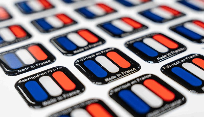 Étiquettes adhésives